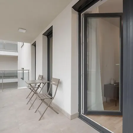 Lumiere Hideaway - Free Parking Διαμέρισμα