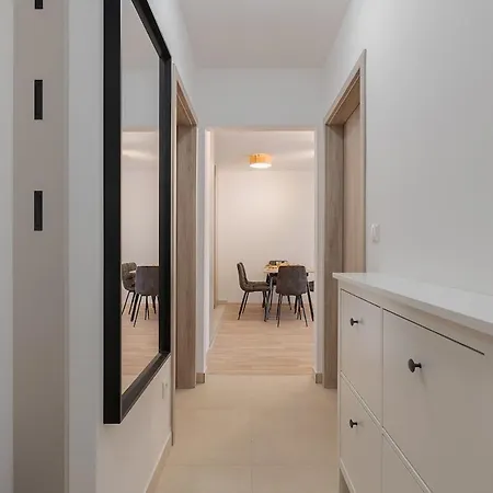 Lumiere Hideaway - Free Parking