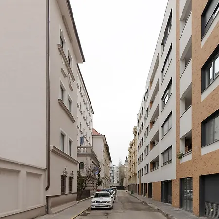 Lumiere Hideaway - Free Parking Apartment *